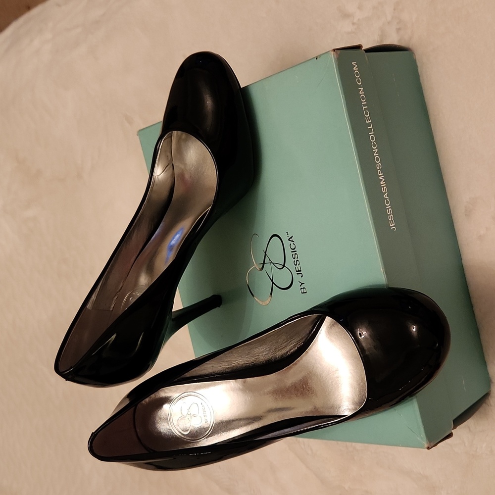 Jessica Simpson Black Patent leather heels shoes.
